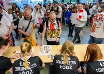 Łódzkie Wiewióry świętują z kibicami