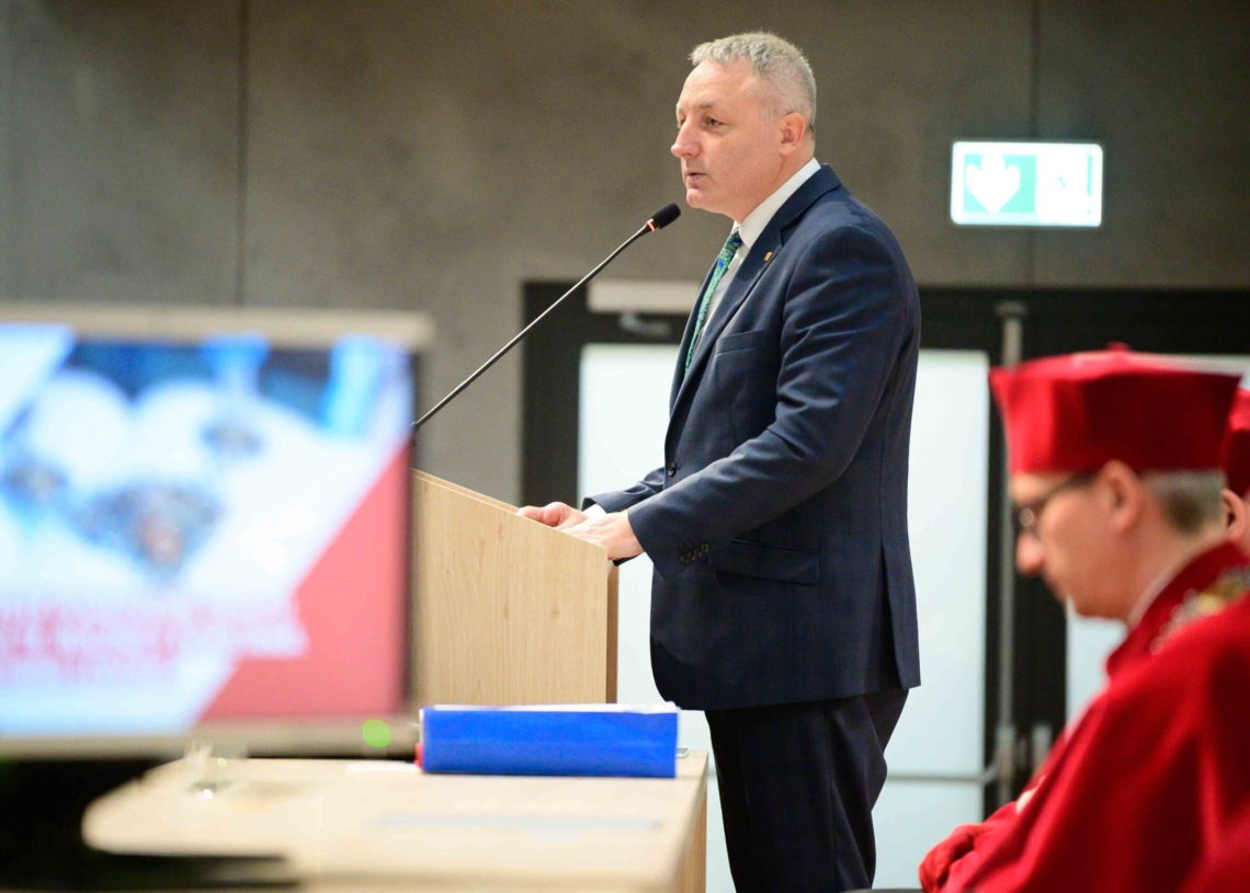 78 lat Politechniki Łódzkiej. Uroczyste posiedzenie senatu uczelni