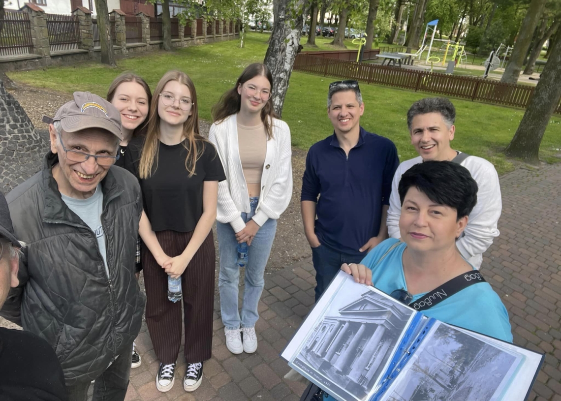 Agnieszka Mysakowska weźmie udział w prestiżowym amerykańskim programie. Nauczycielka II LO w Wieluniu jest jedną z 8 wyróżnionych osób z Polski 1 Agnieszka Mysakowska z II LO w Wieluniu. Wyróżnienie dla nauczycielki