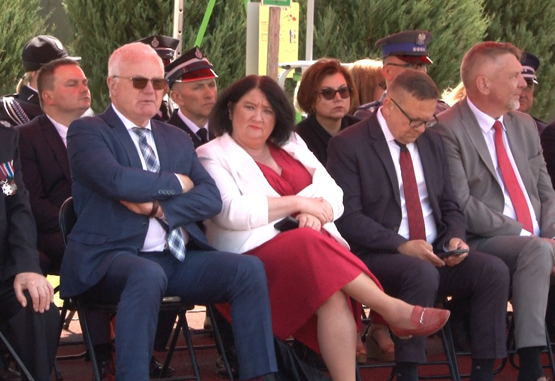 7 wozów dla strażaków z powiatu łaskiego