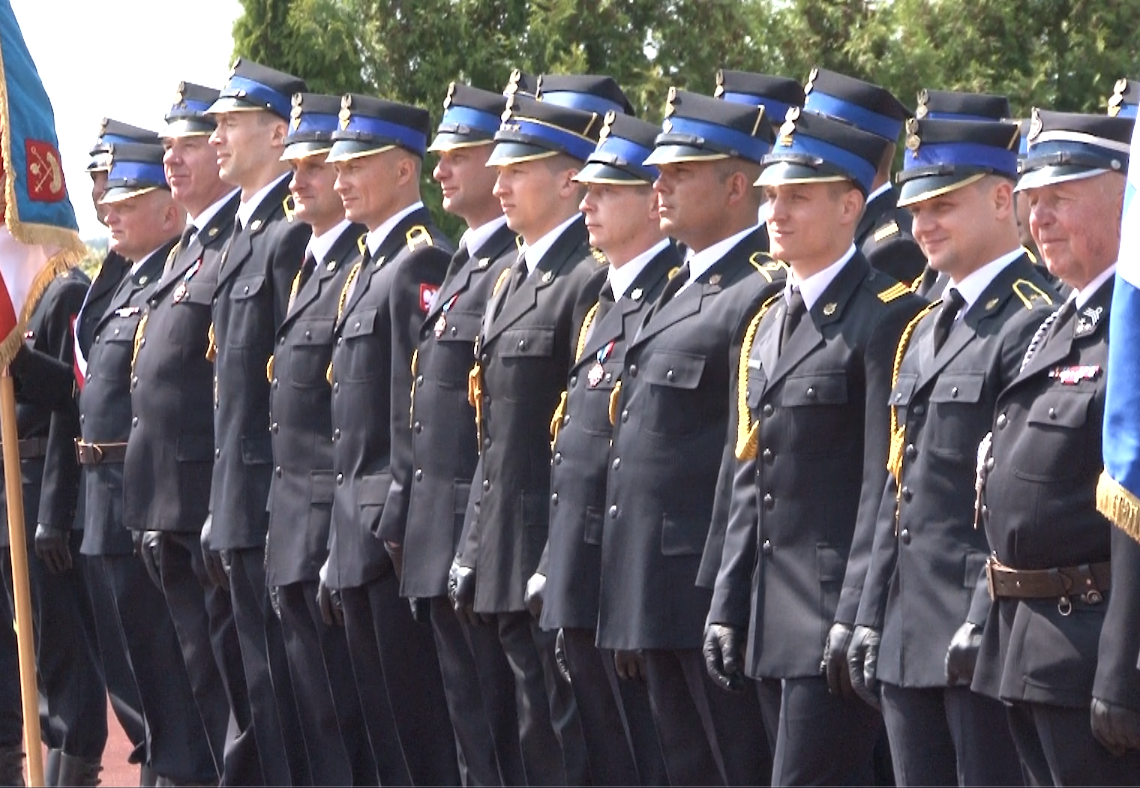 7 wozów dla strażaków z powiatu łaskiego