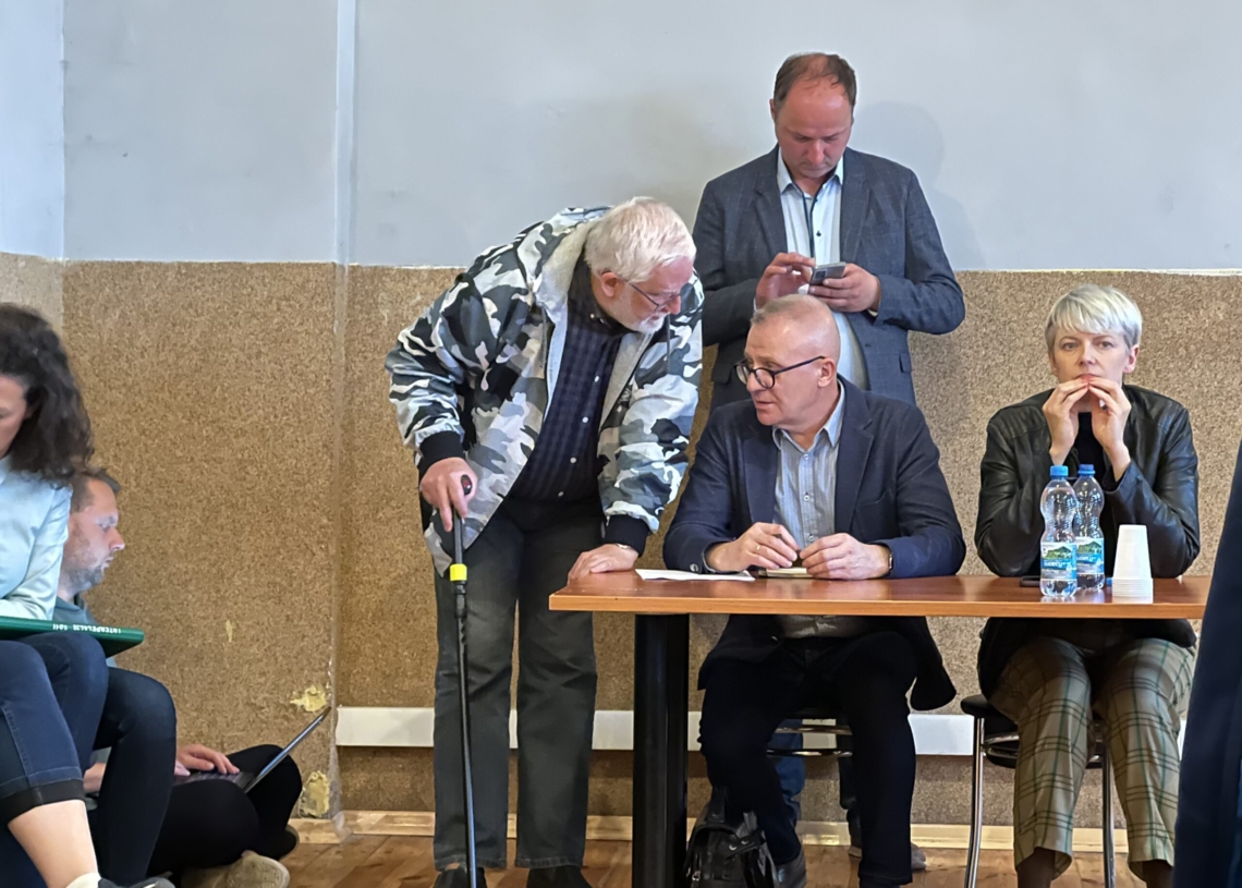 Oburzeni mieszkańcy Wiskitna na spotkaniu z przedstawicielami magistratu