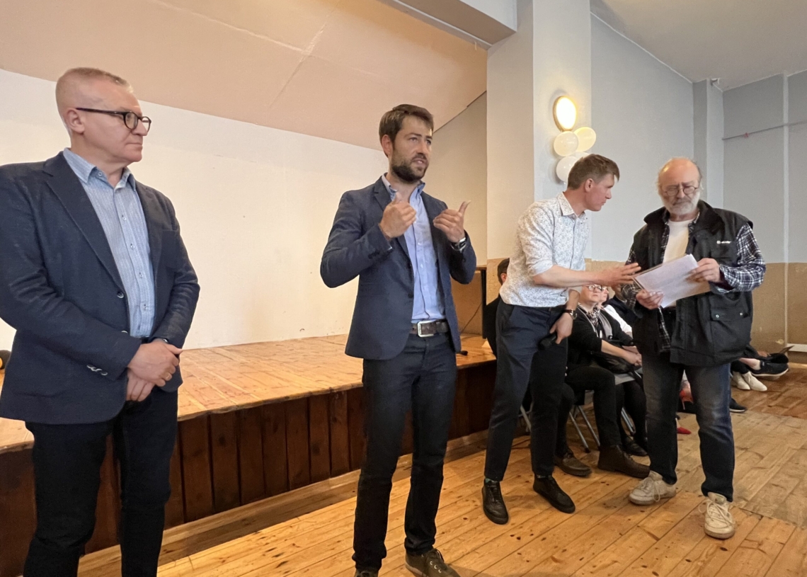 Oburzeni mieszkańcy Wiskitna na spotkaniu z przedstawicielami magistratu