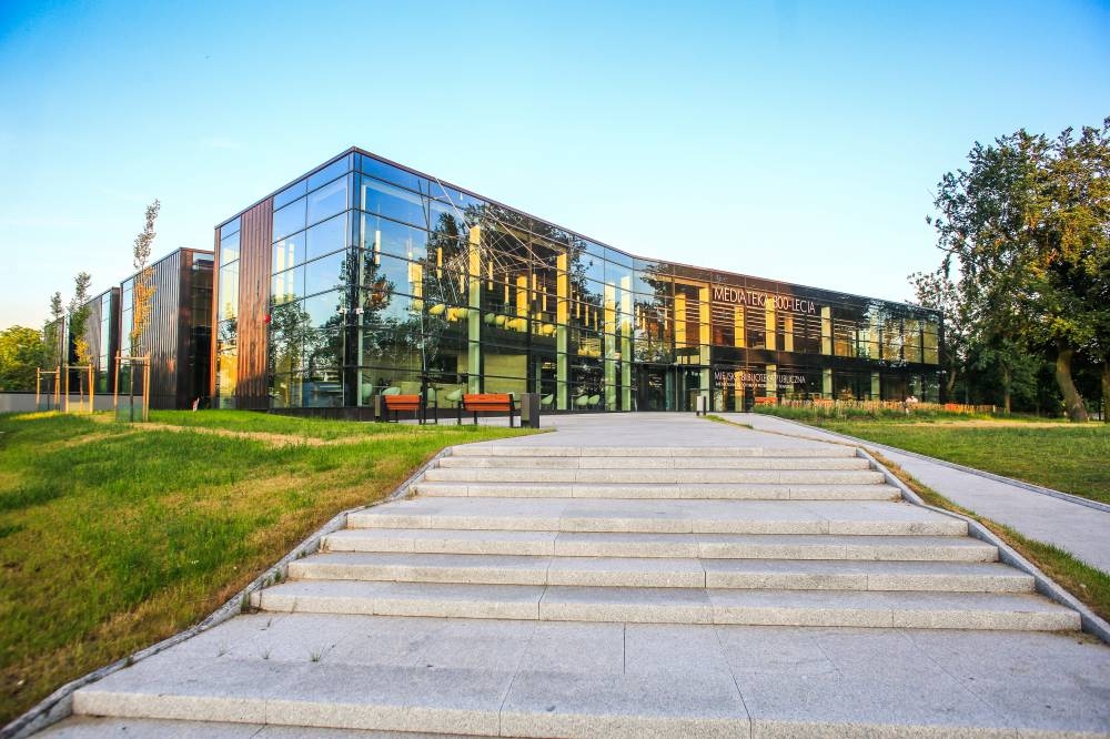 Piotrków Trybunalski: Mediateka 800-lecia prowadzi sondaż wśród mieszkańców. Ankiety mają pomóc w ulepszeniu oferty 1 Mediateka 800-lecia w Piotrkowie Tryb.