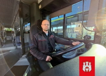 3-latek błąkał się po ulicach Zgierza. Dziecku pomógł kierowca autobusu