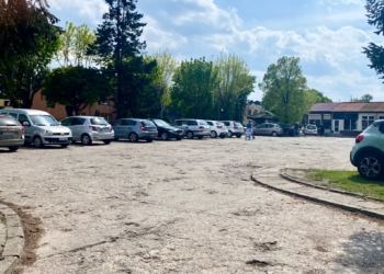 Ozorków: Będzie remont parkingu między Starzyńskiego i halą sportową