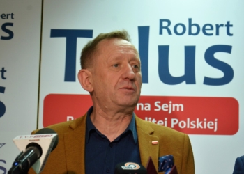 Minister Robert Telus