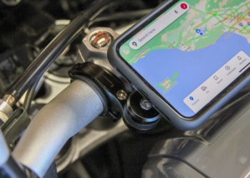 Bezpieczne mocowanie telefonu z tłumieniem drgań i wygodą ładowania bezprzewodowego. Przegląd systemu mocowania telefonu SP Connect