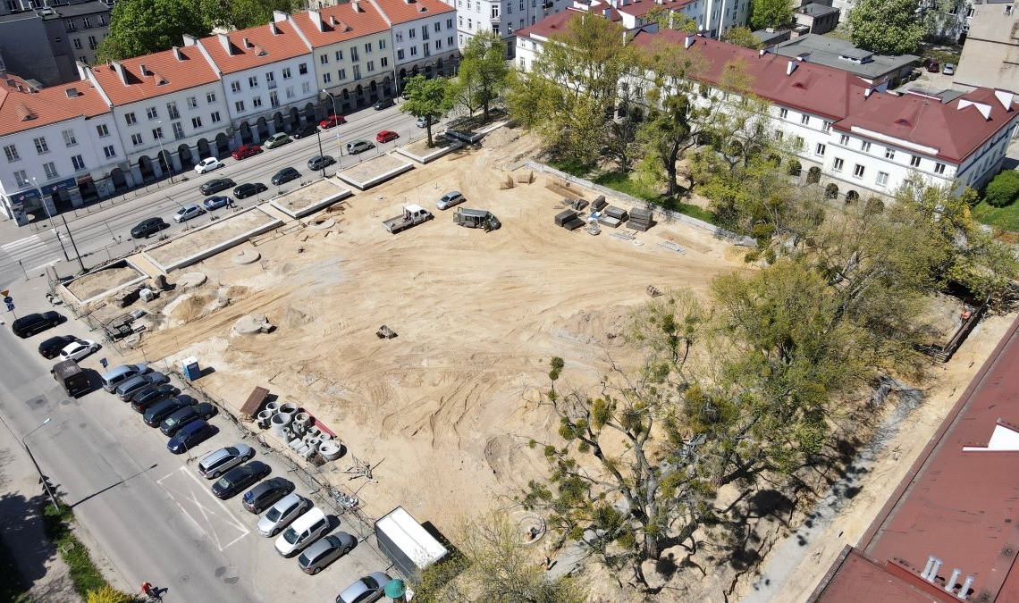 Modernizacja Starego Rynku. ZIM zapewnia, że prace przyspieszyły [ZDJĘCIA]