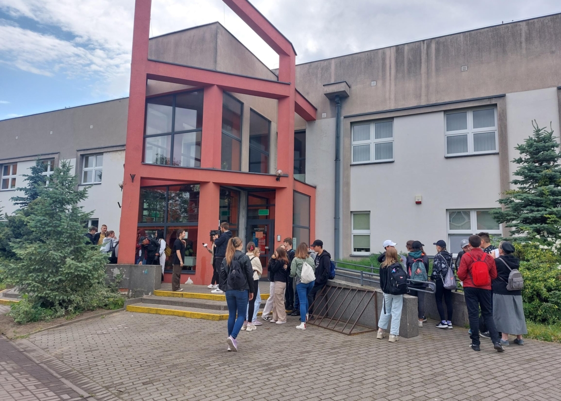 Blisko 100 uczniów wzięło udział w historycznej grze miejskiej w Sieradzu [ZDJĘCIA]