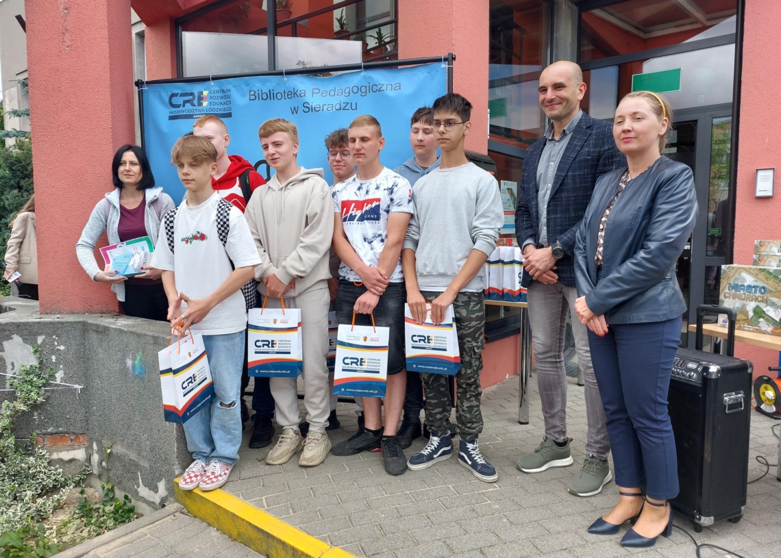 Blisko 100 uczniów wzięło udział w historycznej grze miejskiej w Sieradzu [ZDJĘCIA]