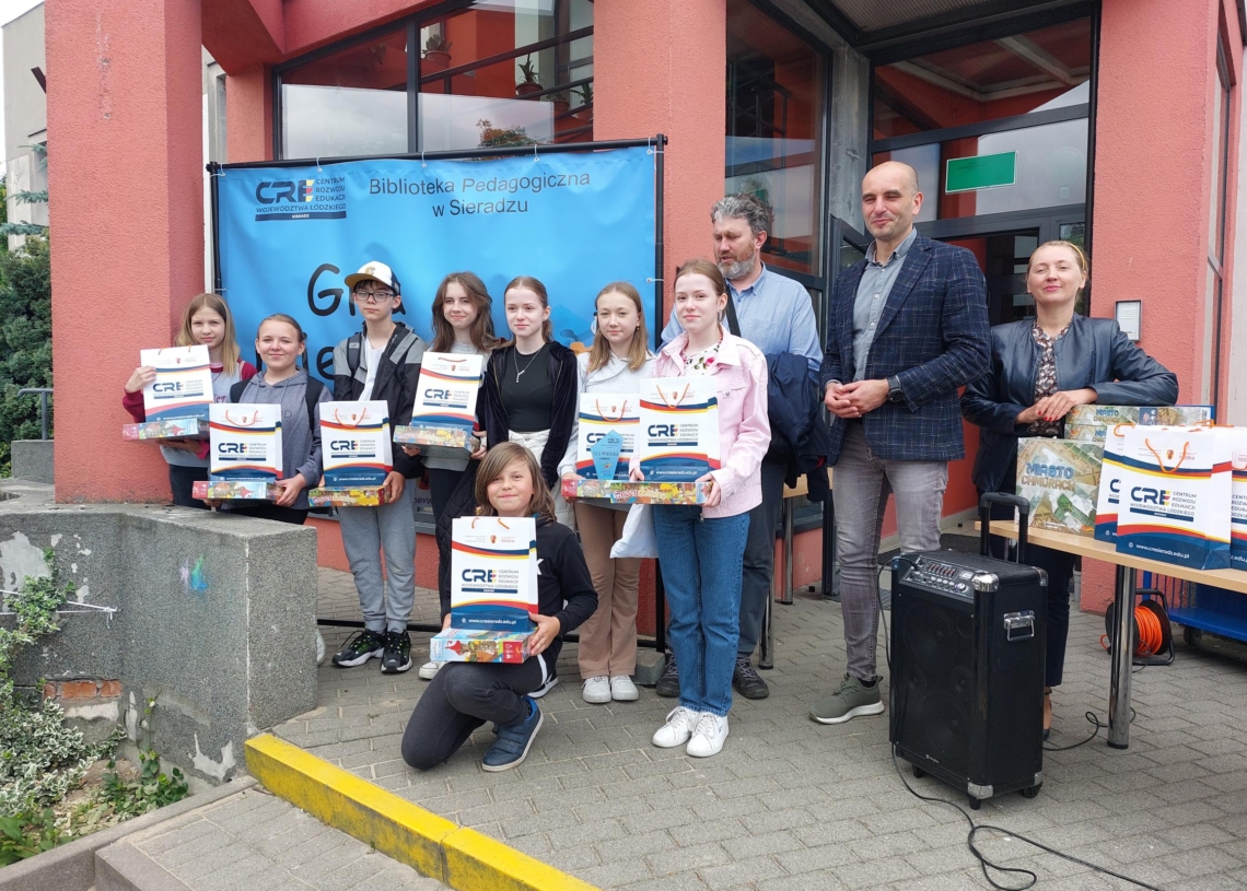 Blisko 100 uczniów wzięło udział w historycznej grze miejskiej w Sieradzu [ZDJĘCIA]