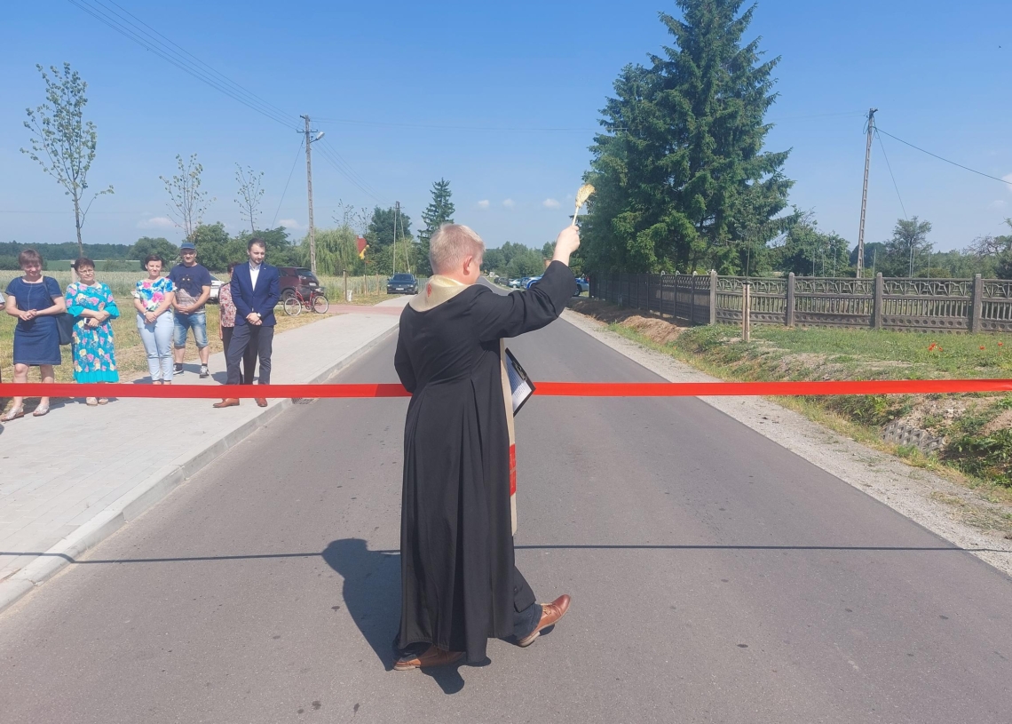 Droga między miejscowościami Goszczanów i Karolina oficjalnie otwarta. Nowy odcinek ma długość 3 km [ZDJĘCIA + WIDEO]