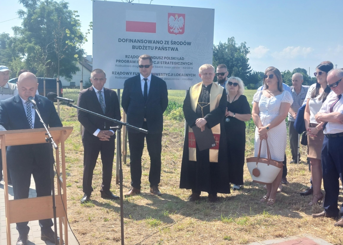 Droga między miejscowościami Goszczanów i Karolina oficjalnie otwarta. Nowy odcinek ma długość 3 km [ZDJĘCIA + WIDEO]