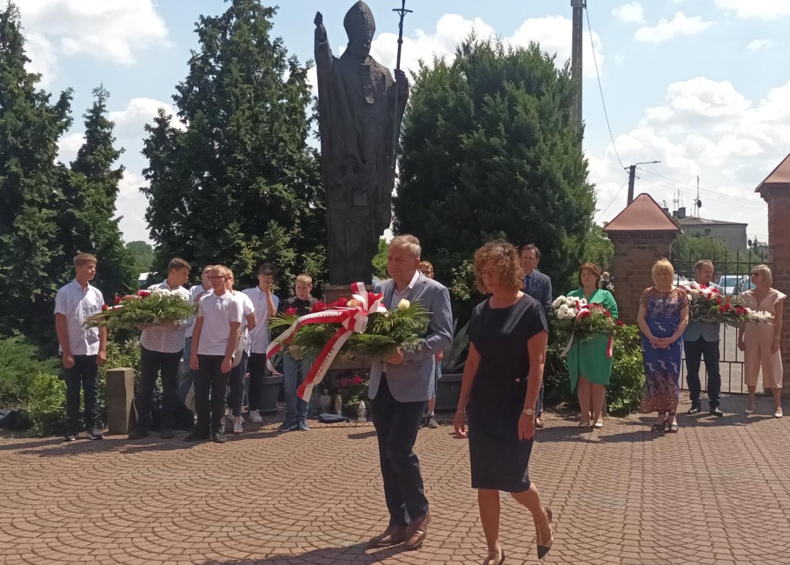 Upamiętniono ofiary procesu 16 przywódców Polski Podziemnej [ZDJĘCIA]