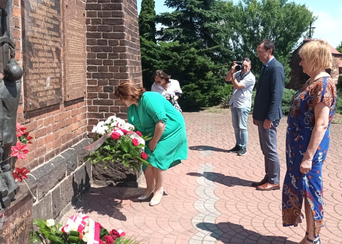 Upamiętniono ofiary procesu 16 przywódców Polski Podziemnej [ZDJĘCIA]