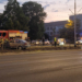 Wypadek na Kopcińskiego. Chevrolet na torowisku