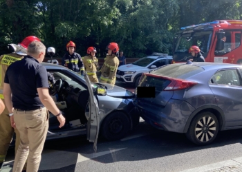 Karambol na Jaracza w Łodzi z udziałem autobusu MPK-Łódź