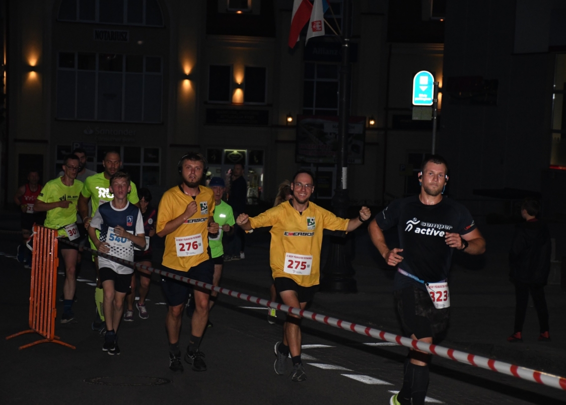 Nocny Półmaraton w Piotrkowie Trybunalskim