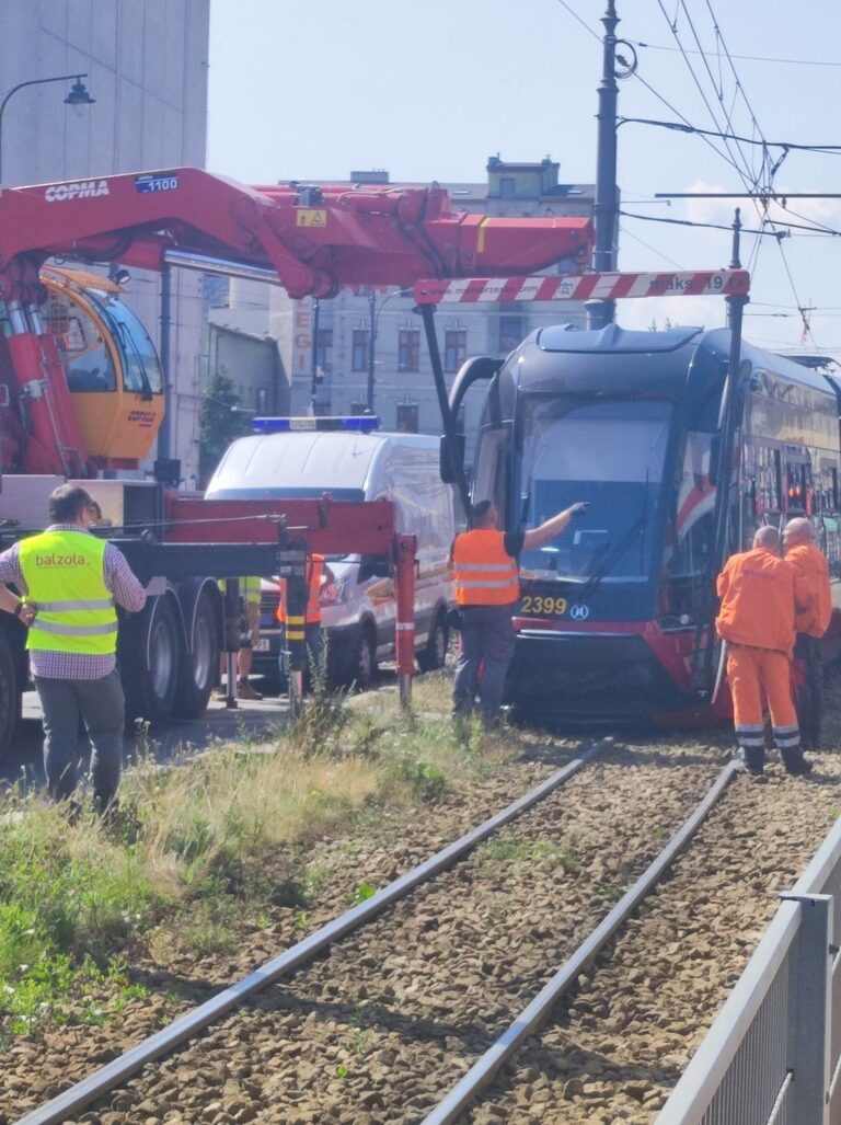 Wykolejenie Tramwaju Na Zachodniej A Godzin Trwa A Naprawa Torowiska Radio D