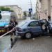 Kierowca fiata wjechał w ścianę sklepu przy Narutowicza. Miał ponad 2 promile 6 Wypadek na Narutowicza w Łodzi. Wjechał w ścianę budynku