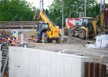 Nowe wiadukty kolejowe w Gałkowie i Andrespolu