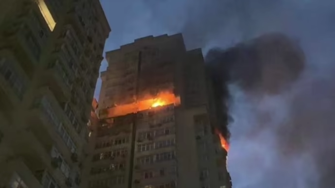 Wojna na Ukrainie. 486. dzień rosyjskiej inwazji. Nocny ostrzał Kijowa. Prigożyn wstrzymał marsz wagnerowców na Moskwę 1 486. dzień rosyjskiej inwazji