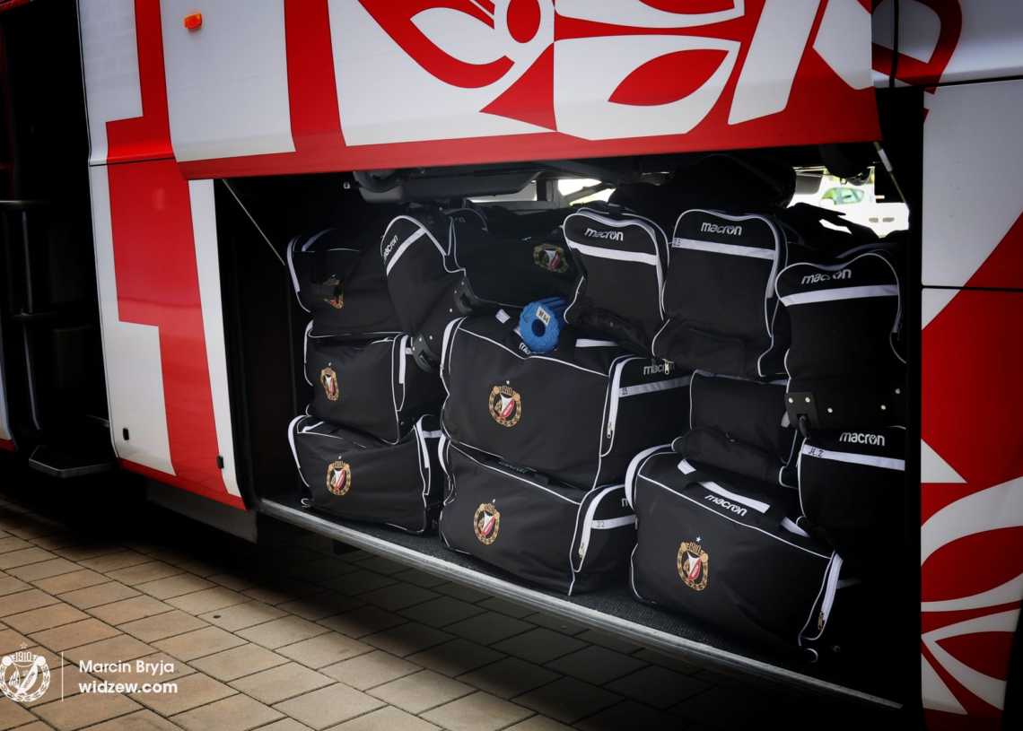 Widzew udał się na zgrupowanie do Woli Chorzelowskiej w 27-osobowym składzie
