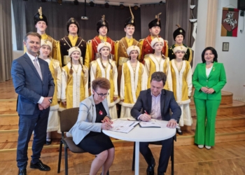 I LO w Opocznie podpisało umowy z polskimi szkołami na Wileńszczyźnie