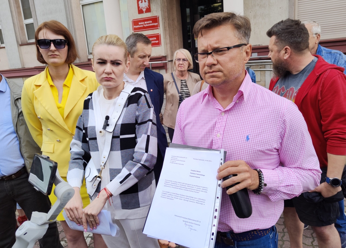 Protest przed Okręgową Izbą Lekarską w Łodzi