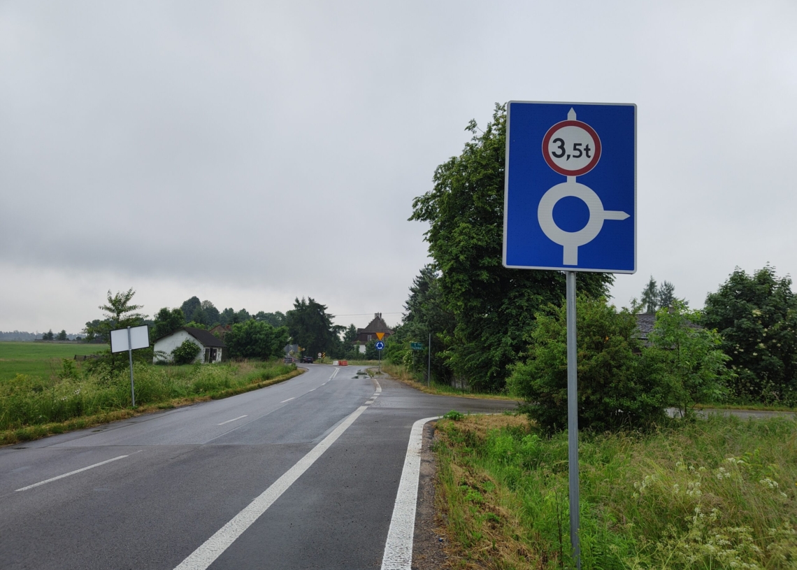 „Walka” z samochodami ciężarowymi na drogach powiatu piotrkowskiego