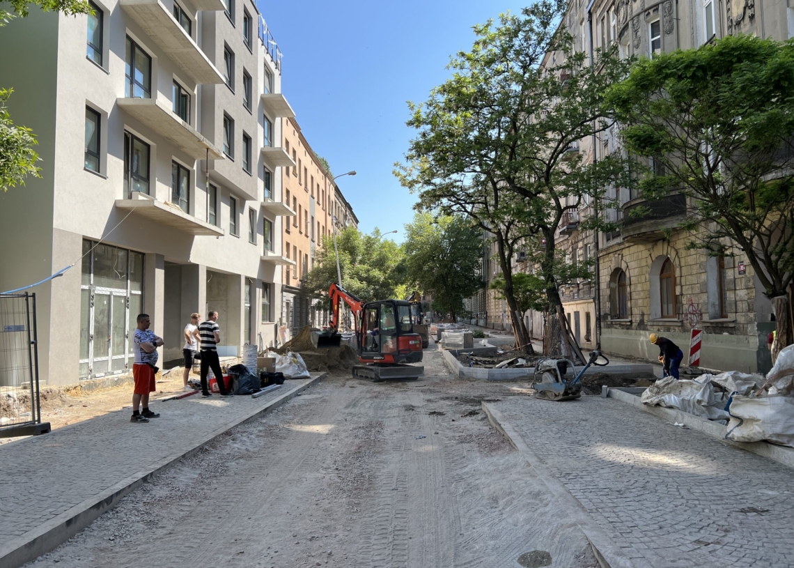 Budowa woonerfu na Mielczarskiego. ZIM informuje, że wykonano 60 proc. prac [ZDJĘCIA]