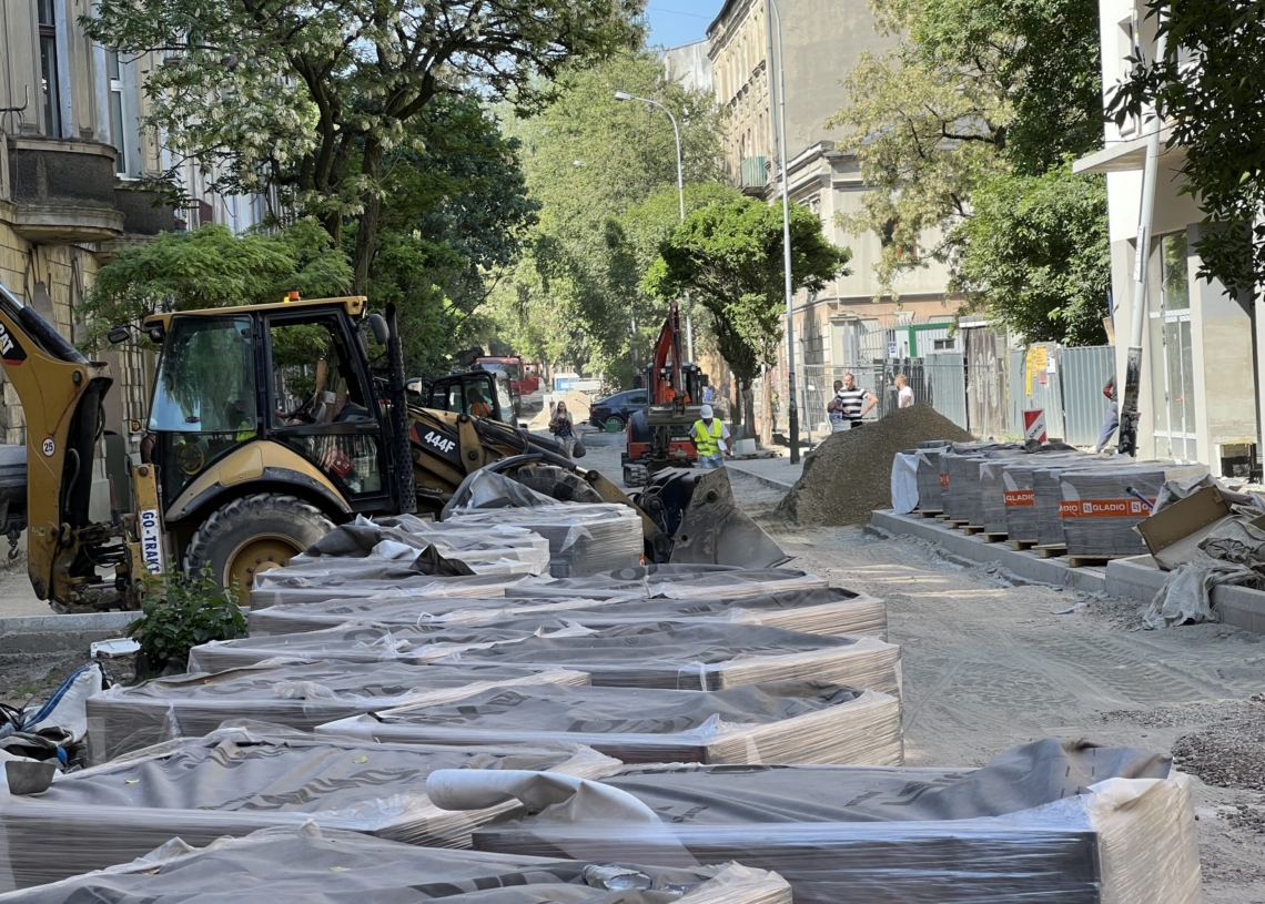 Budowa woonerfu na Mielczarskiego. ZIM informuje, że wykonano 60 proc. prac [ZDJĘCIA]