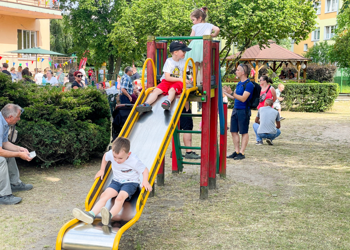 Piknik "Od seniora do juniora" w Przedszkolu nr 5 w Sieradzu