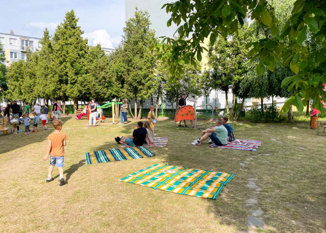 Piknik "Od seniora do juniora" w Przedszkolu nr 5 w Sieradzu