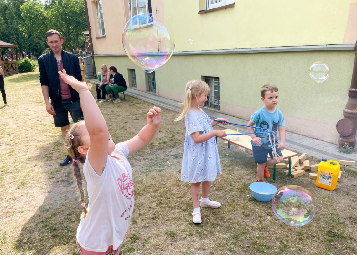 Piknik "Od seniora do juniora" w Przedszkolu nr 5 w Sieradzu