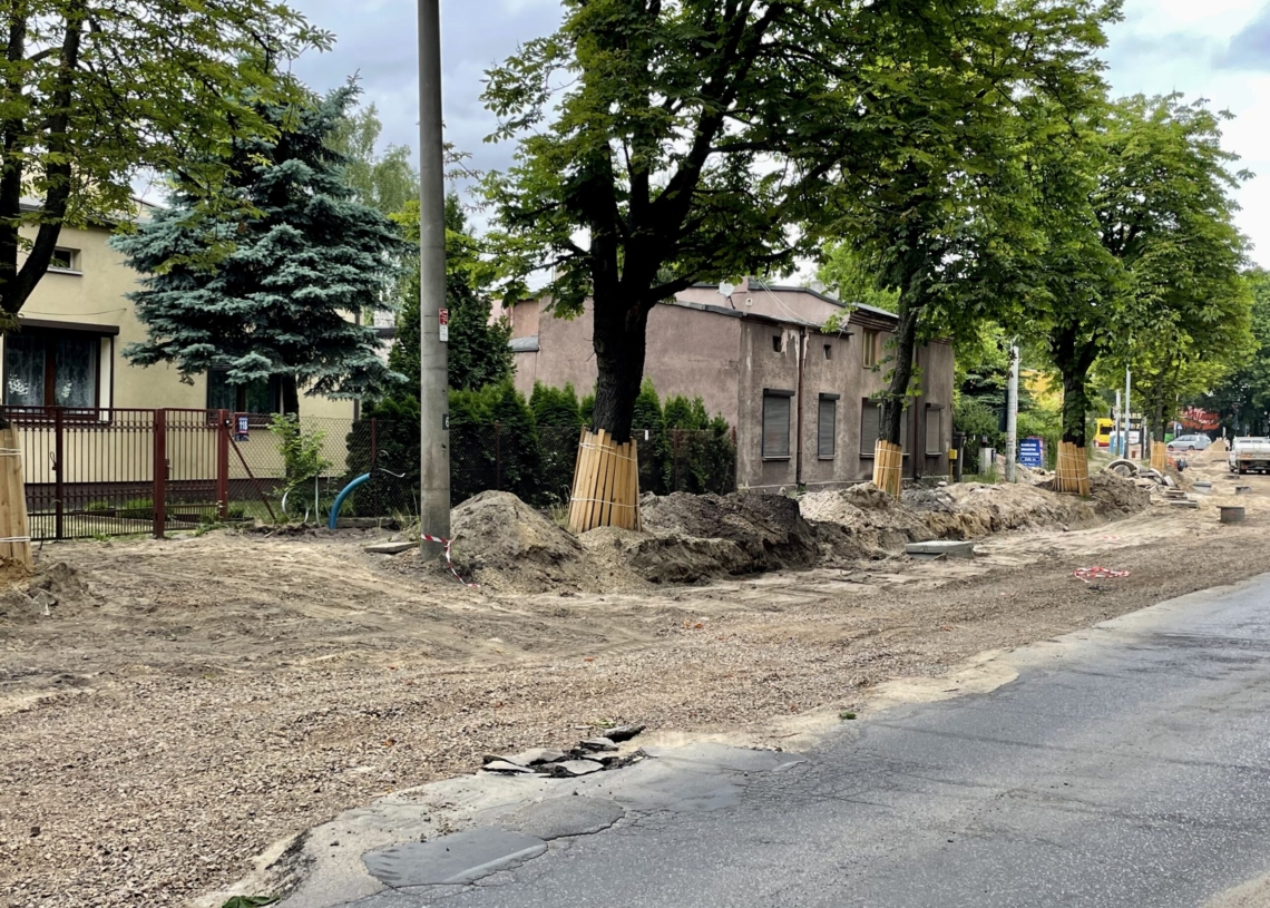 Przebudowa Krakowskiej trwa ponad 3 miesiące. Prace nadal prowadzone są tym samym pasie