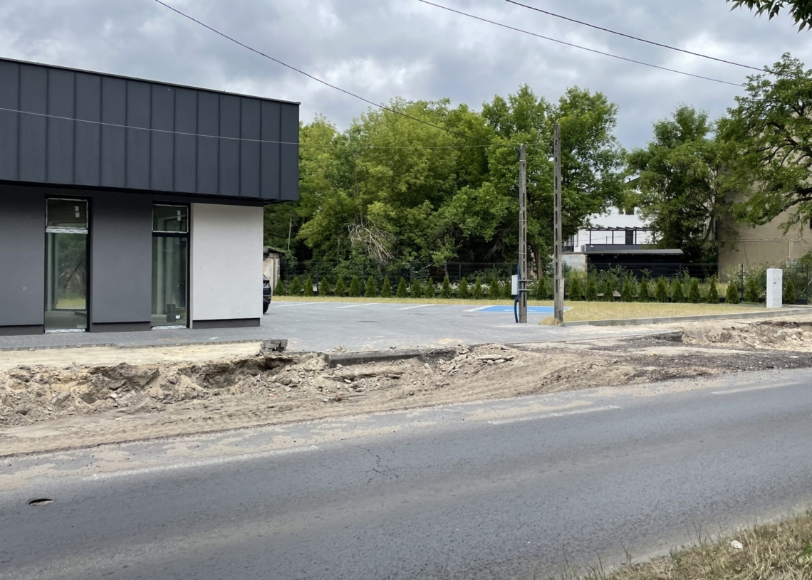 Przebudowa Krakowskiej trwa ponad 3 miesiące. Prace nadal prowadzone są tym samym pasie