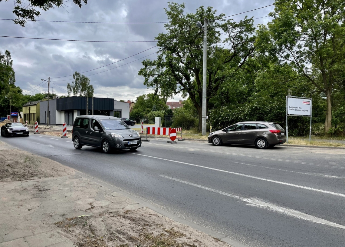 Przebudowa Krakowskiej trwa ponad 3 miesiące. Prace nadal prowadzone są tym samym pasie