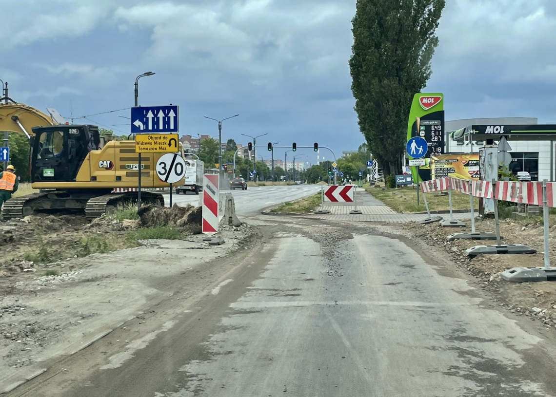 Mija 5 miesięcy od rozpoczęcia przebudowy Przybyszewskiego [ZDJĘCIA + WIDEO]