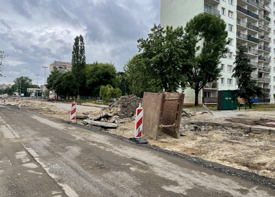 Mija 5 miesięcy od rozpoczęcia przebudowy Przybyszewskiego [ZDJĘCIA + WIDEO]
