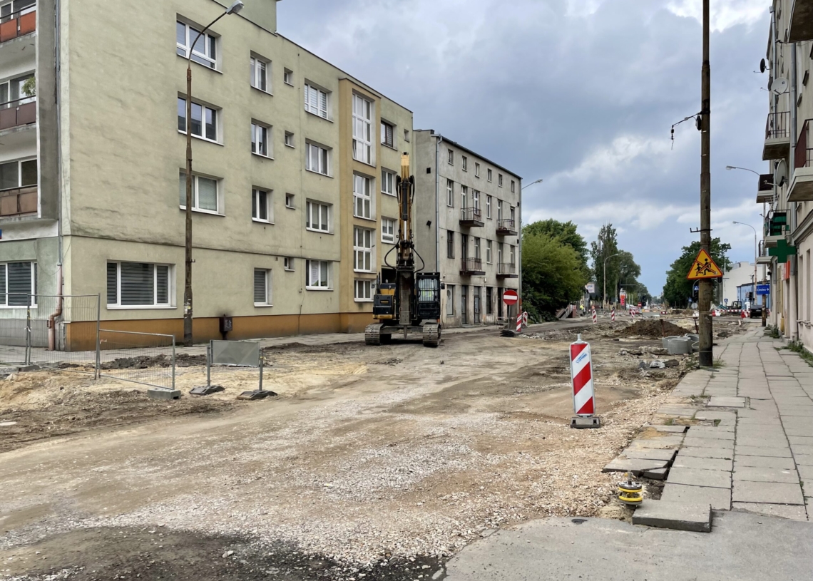 Mija 5 miesięcy od rozpoczęcia przebudowy Przybyszewskiego [ZDJĘCIA + WIDEO]