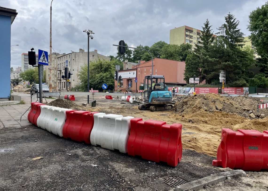 Mija 5 miesięcy od rozpoczęcia przebudowy Przybyszewskiego [ZDJĘCIA + WIDEO]