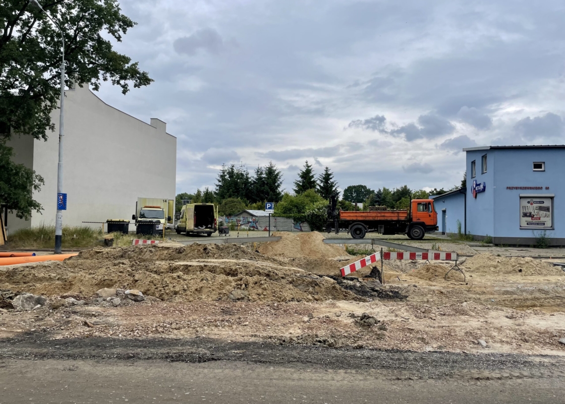 Mija 5 miesięcy od rozpoczęcia przebudowy Przybyszewskiego [ZDJĘCIA + WIDEO]