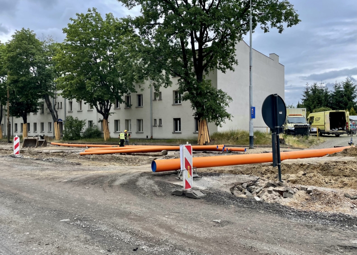 Mija 5 miesięcy od rozpoczęcia przebudowy Przybyszewskiego [ZDJĘCIA + WIDEO]