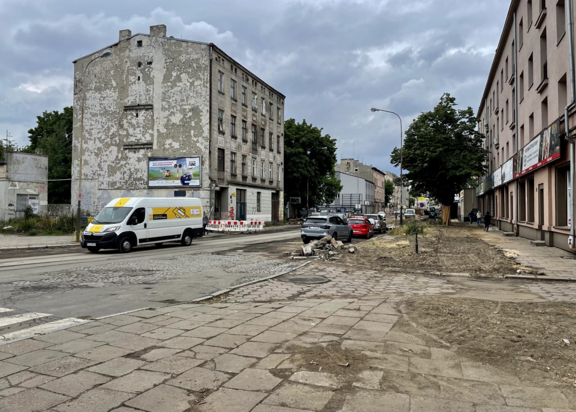 Mija 5 miesięcy od rozpoczęcia przebudowy Przybyszewskiego [ZDJĘCIA + WIDEO]