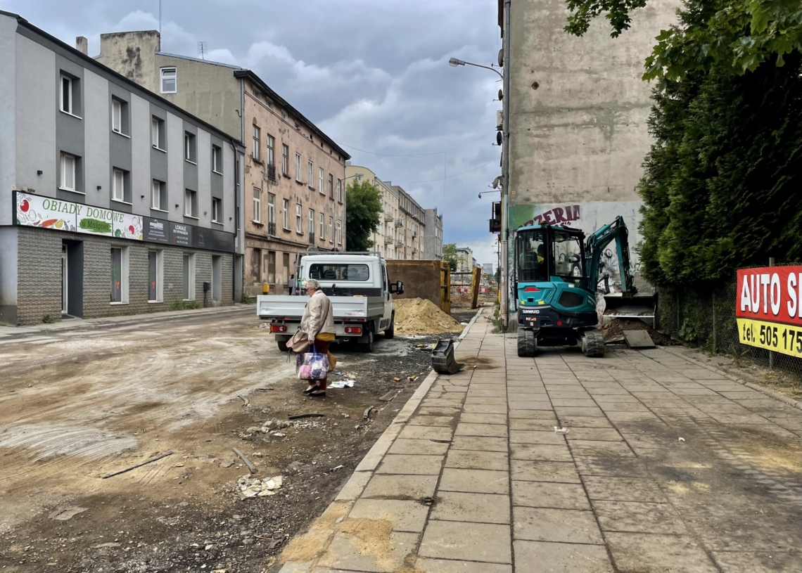 Mija 5 miesięcy od rozpoczęcia przebudowy Przybyszewskiego [ZDJĘCIA + WIDEO]