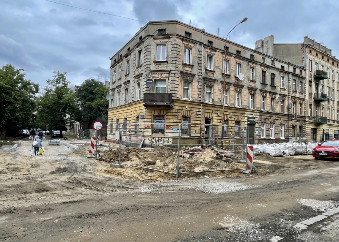 Mija 5 miesięcy od rozpoczęcia przebudowy Przybyszewskiego [ZDJĘCIA + WIDEO]