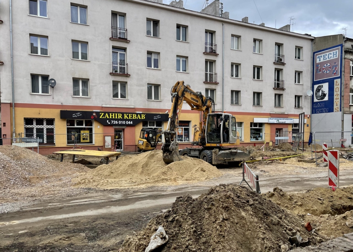 Mija 5 miesięcy od rozpoczęcia przebudowy Przybyszewskiego [ZDJĘCIA + WIDEO]