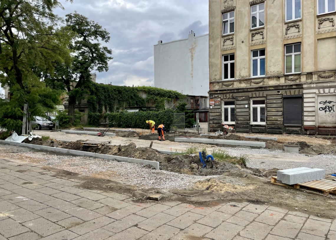 Mija 5 miesięcy od rozpoczęcia przebudowy Przybyszewskiego [ZDJĘCIA + WIDEO]